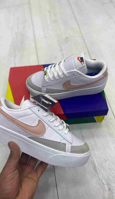 Shoes Women's Sneakers NIKE  63784.jpg