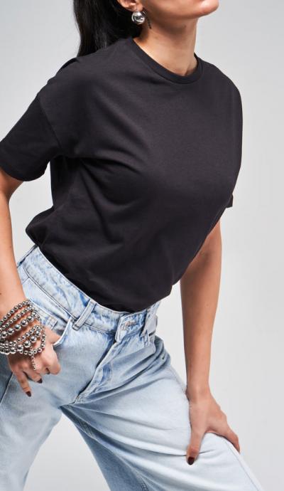 Women's T-Shirt IT'S BASIC  1kadin-siyah-renk-s5-bisiklet-yaka-basic-t-shirt-20273.jpg