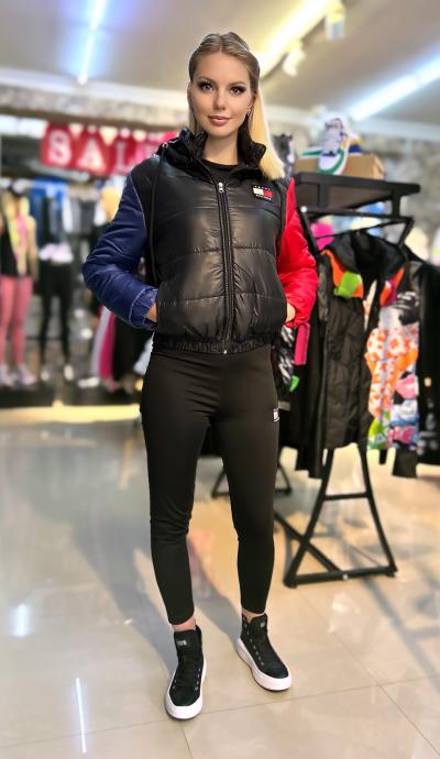 ქალის სპორტული კოსტუმი TOMMY HILFIGER  112.jpg
